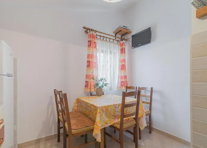 Apartman By The Sea - 18533 *