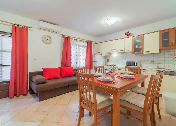 By The Sea - 18533 * Vir